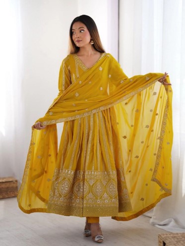 Anarkali Kurti 3-Piece Set Elegant Look